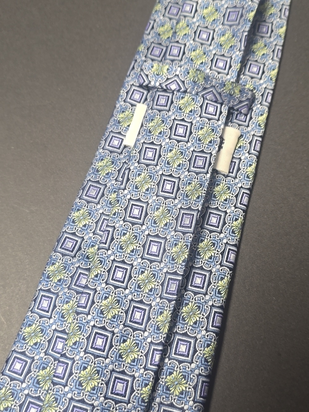 Cape Cod Neckwear Blue Silk Tie with Textured Pattern (Jewelry Is Not Included) - Picture 3 of 7